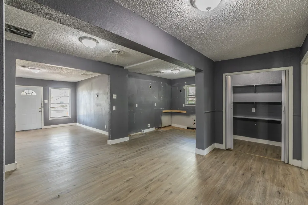 1106 Oak Street Grand Prairie, TX 75050
