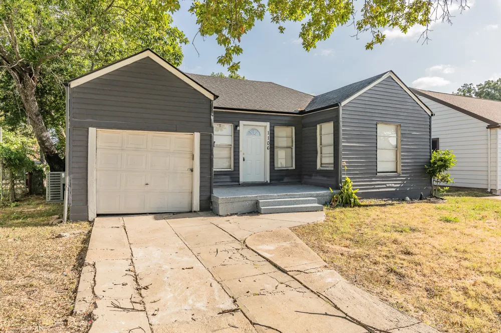 1106 Oak Street Grand Prairie, TX 75050