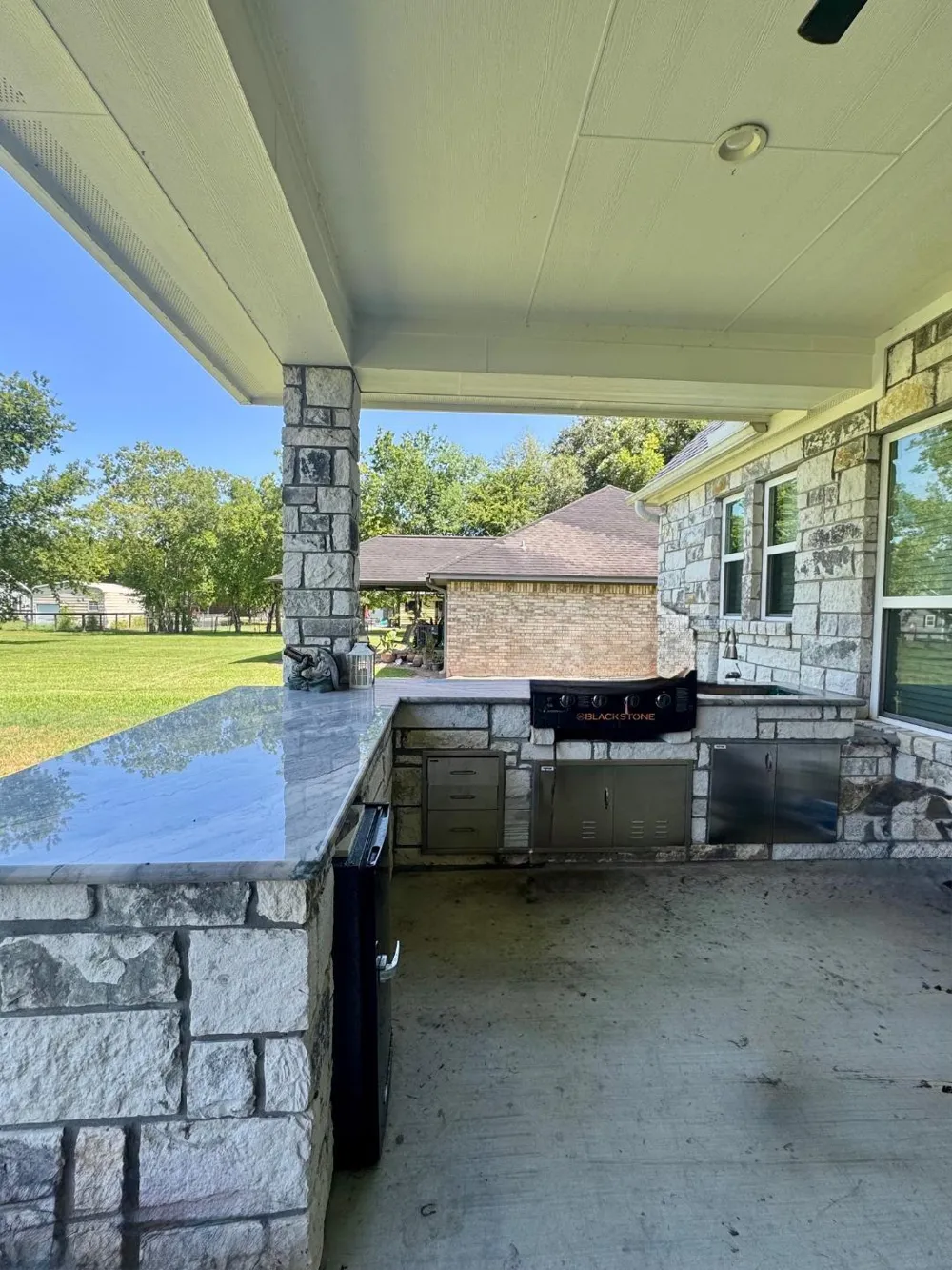 1607 Avenue E Danbury, TX 77534