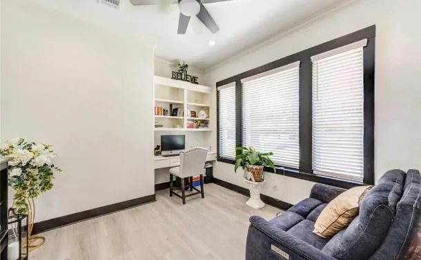 1607 Avenue E Danbury, TX 77534