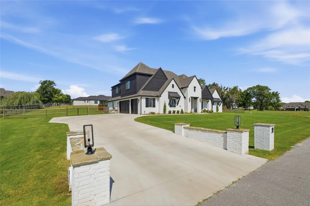 7814 S 288th East Avenue Broken Arrow, OK 74014