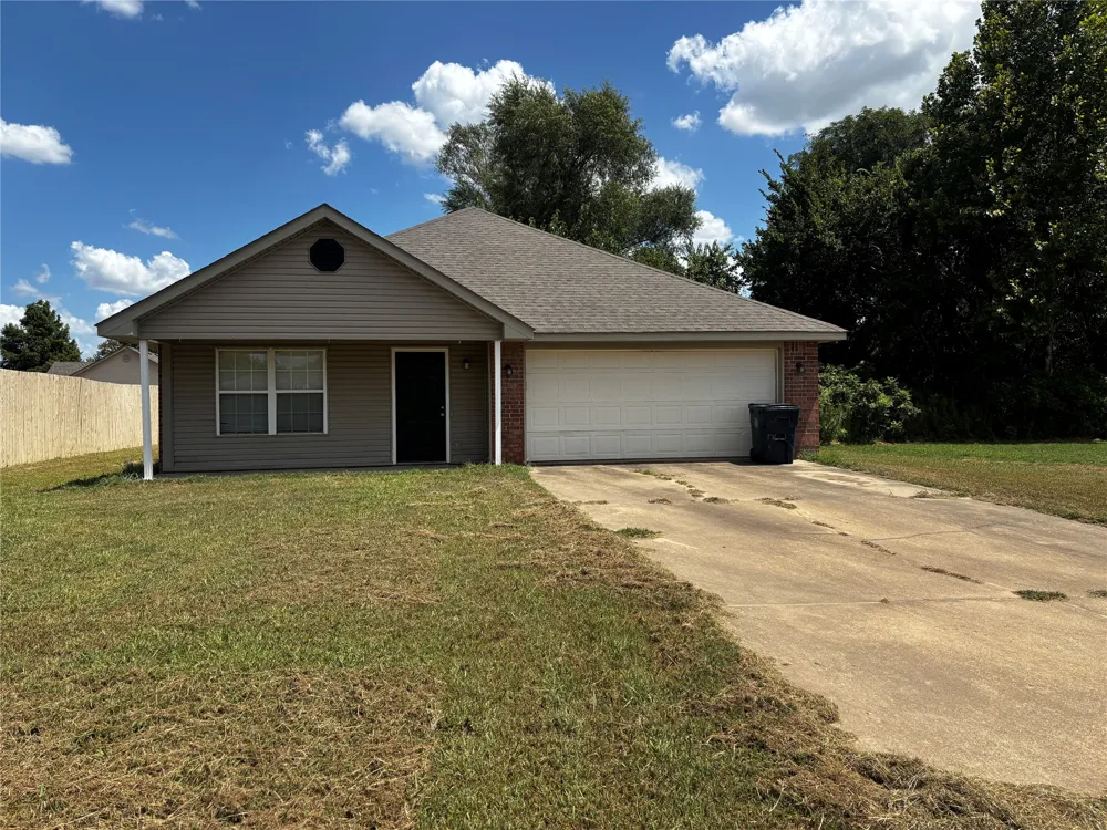 1519 Cherokee Trail Muldrow, OK 74948