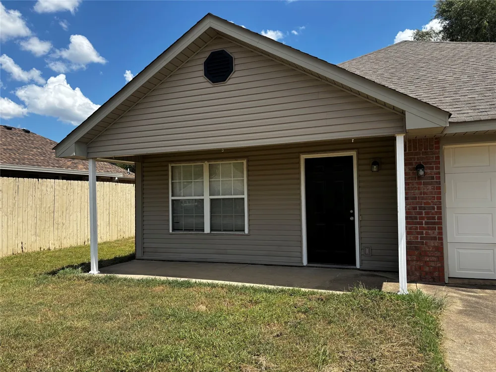 1519 Cherokee Trail Muldrow, OK 74948