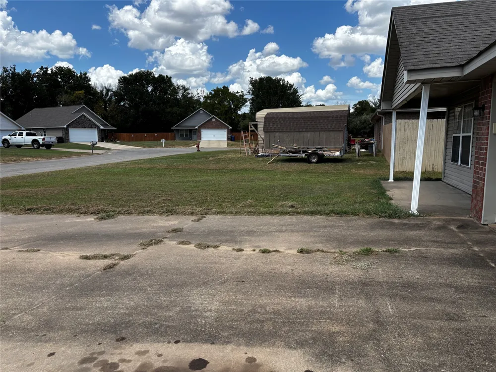 1519 Cherokee Trail Muldrow, OK 74948