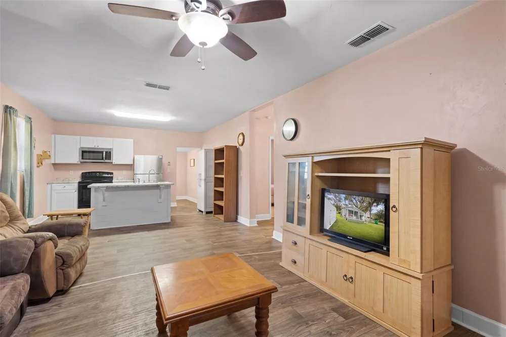 729 NW 3RD AVENUE Trenton, FL 32693