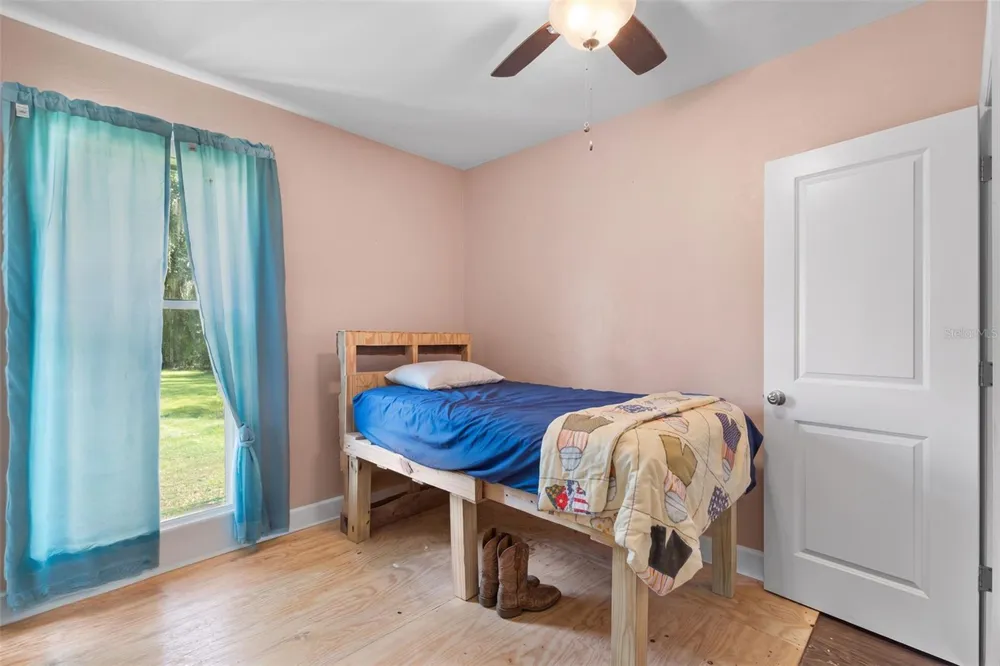 729 NW 3RD AVENUE Trenton, FL 32693