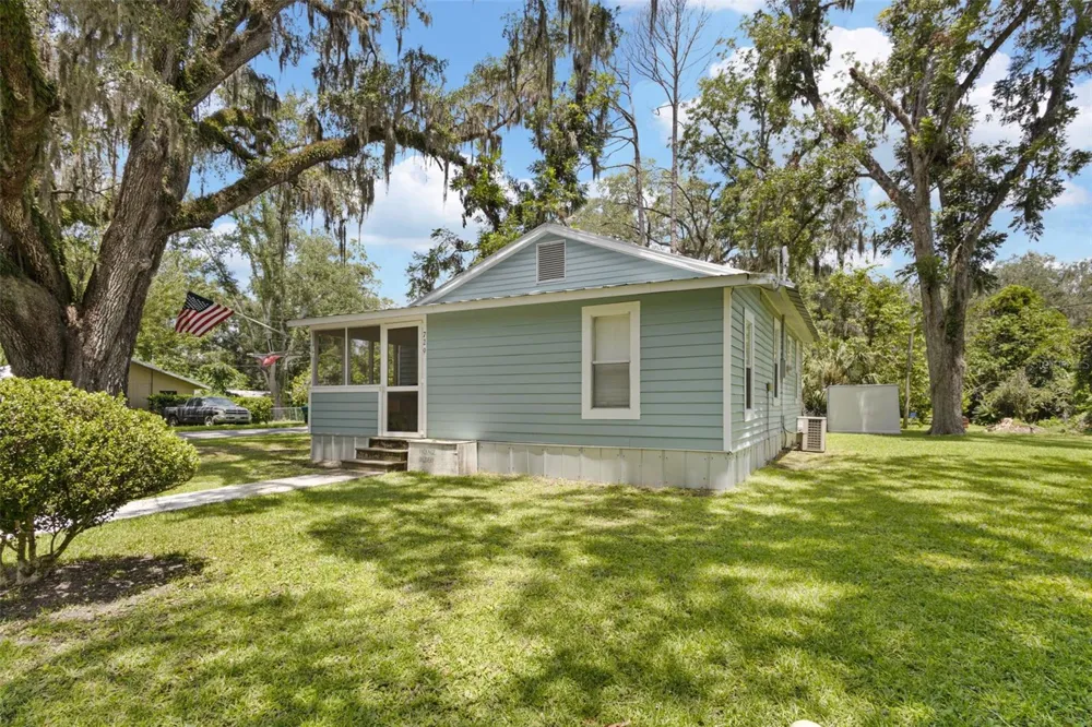 729 NW 3RD AVENUE Trenton, FL 32693