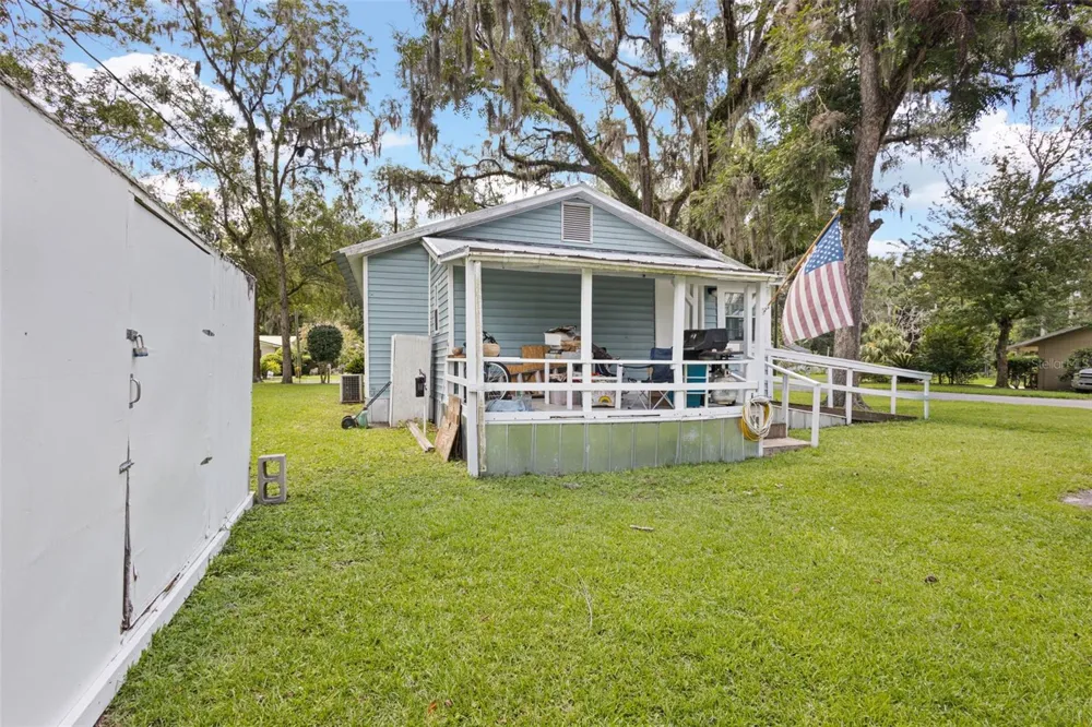 729 NW 3RD AVENUE Trenton, FL 32693