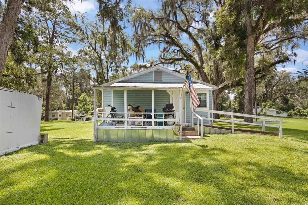 729 NW 3RD AVENUE Trenton, FL 32693