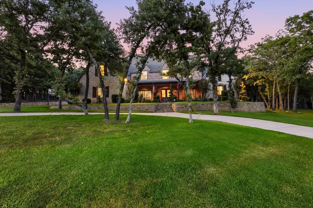 686 Knob Hill Court Argyle, TX 76226
