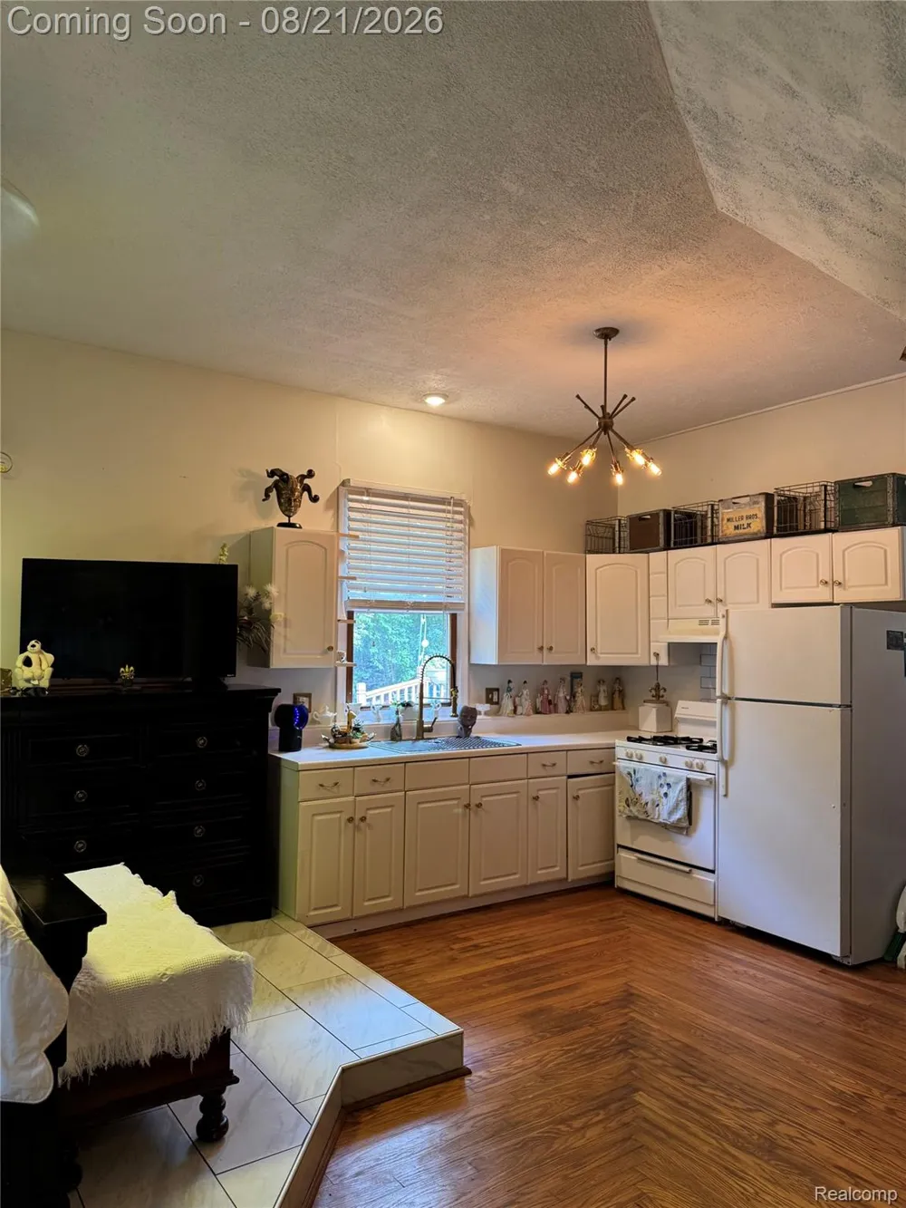 3877 Westlyn Drive Lake Orion Village, MI 48359