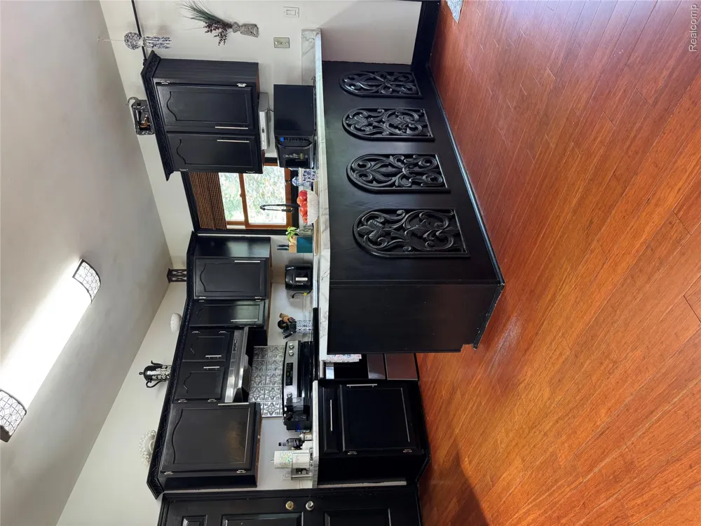 3877 Westlyn Drive Lake Orion Village, MI 48359