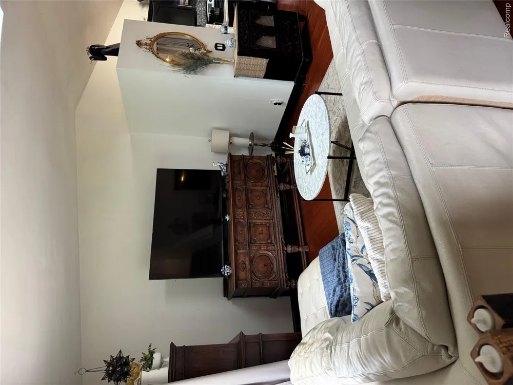 3877 Westlyn Drive Lake Orion Village, MI 48359