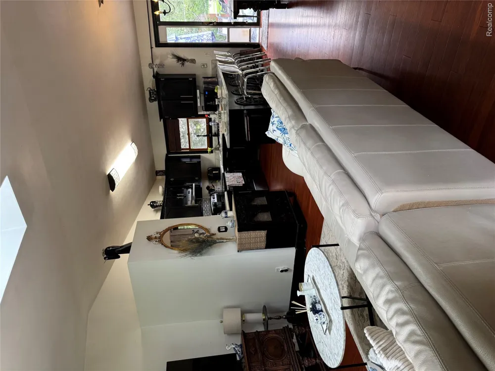 3877 Westlyn Drive Lake Orion Village, MI 48359