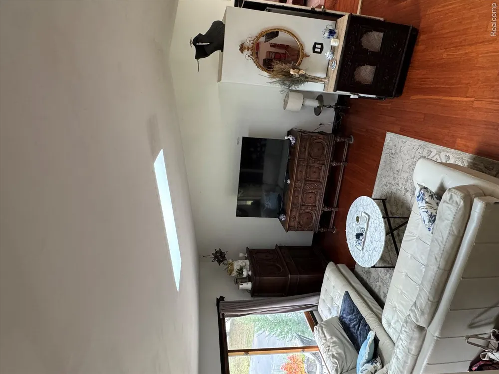3877 Westlyn Drive Lake Orion Village, MI 48359