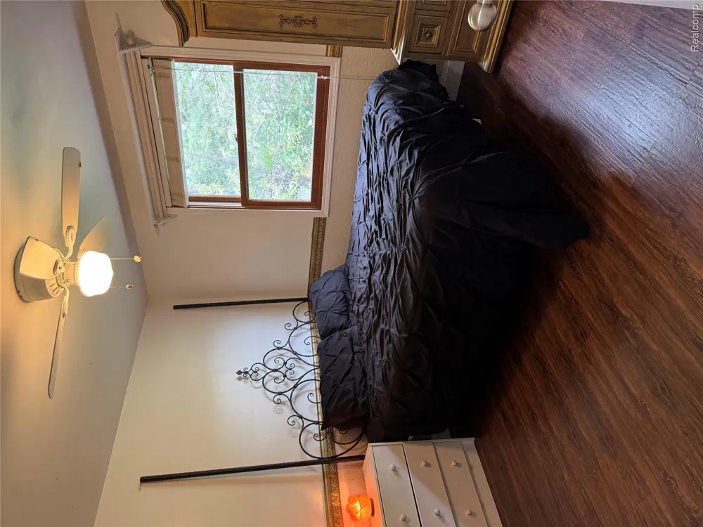 3877 Westlyn Drive Lake Orion Village, MI 48359