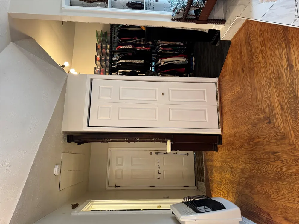 3877 Westlyn Drive Lake Orion Village, MI 48359