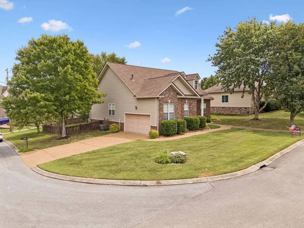 3991 Kristen St Spring Hill, TN 37174
