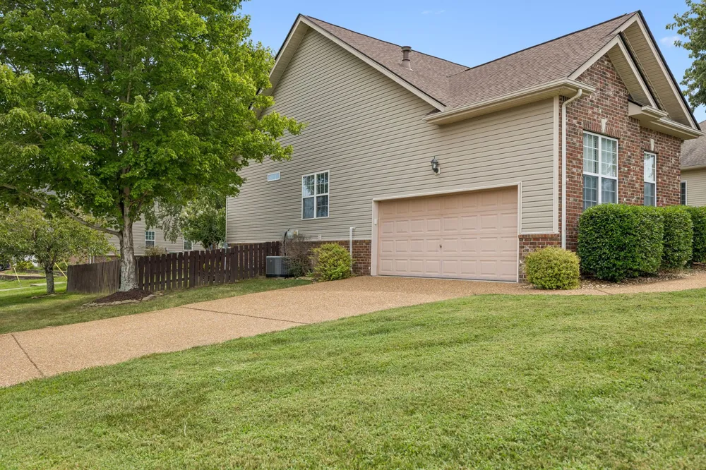 3991 Kristen St Spring Hill, TN 37174