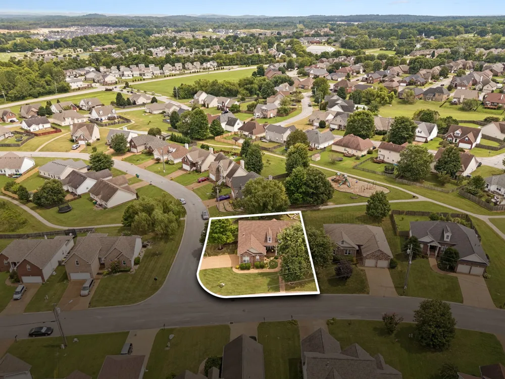 3991 Kristen St Spring Hill, TN 37174