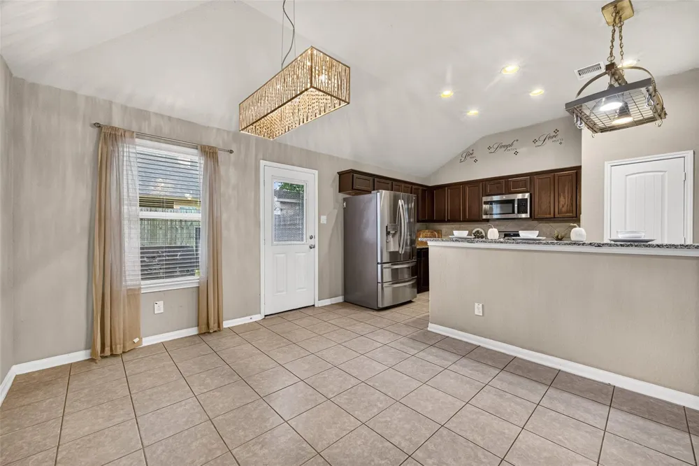 15210 Victoria Baytown, TX 77523