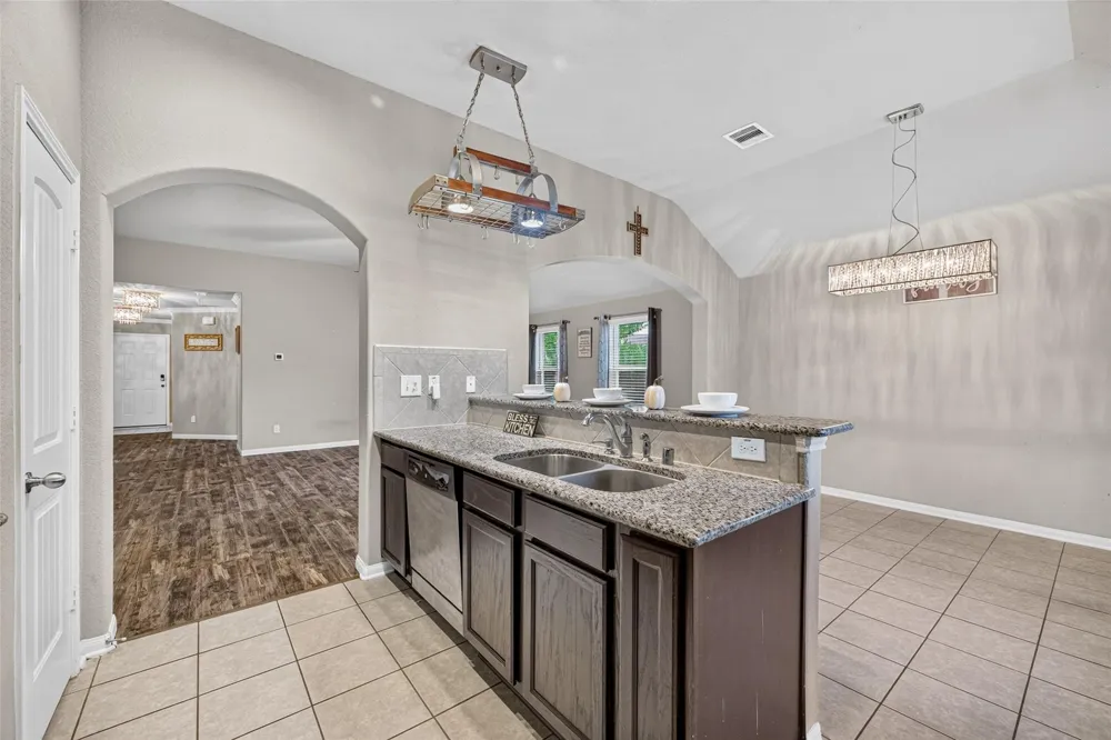 15210 Victoria Baytown, TX 77523