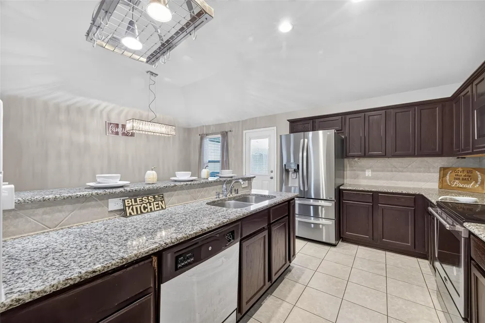 15210 Victoria Baytown, TX 77523