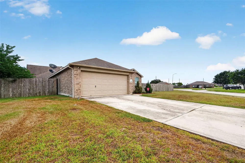 15210 Victoria Baytown, TX 77523