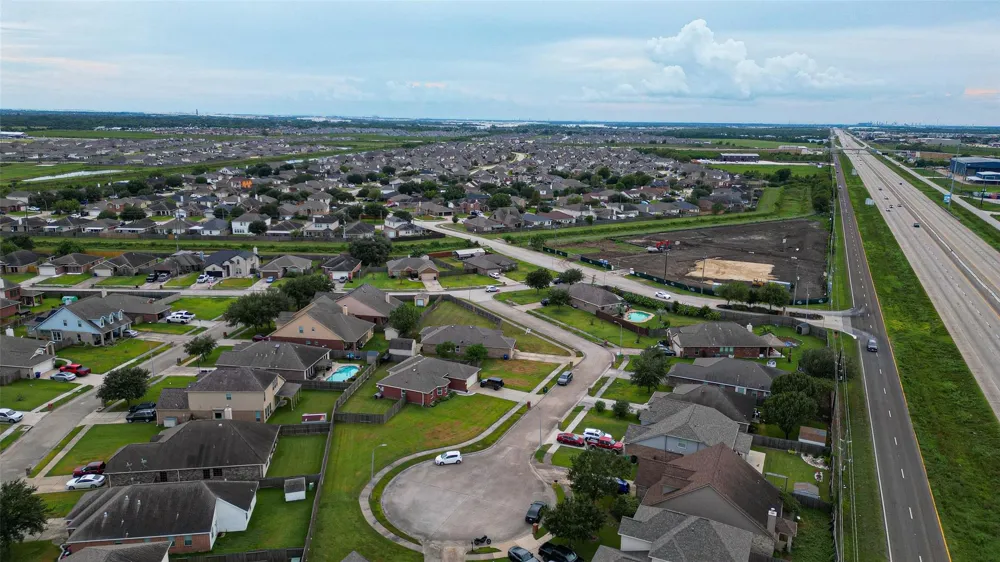 15210 Victoria Baytown, TX 77523