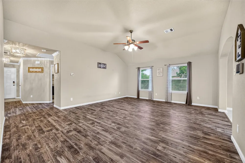 15210 Victoria Baytown, TX 77523