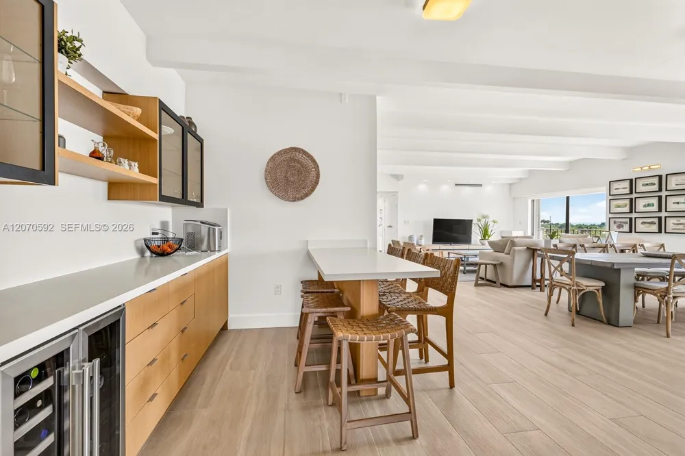575 Crandon Blvd #801 Key Biscayne, FL 33149