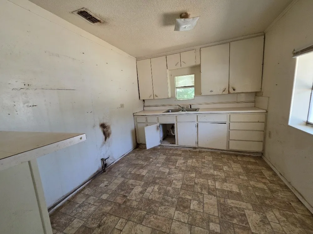 311 Elmo Street Cleburne, TX 76031