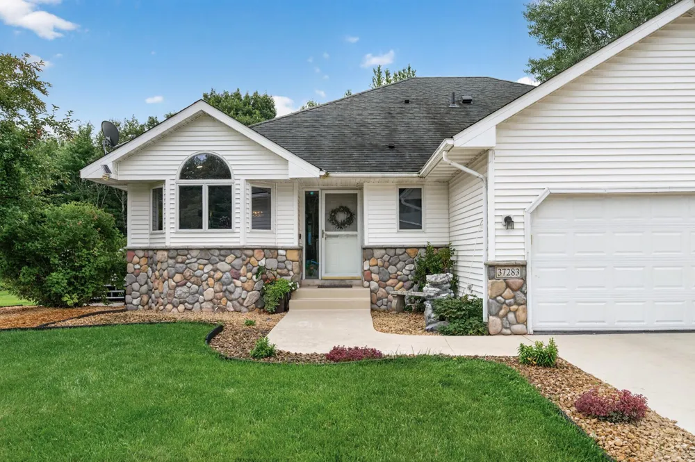 37283 Heritage Way North Branch, MN 55056