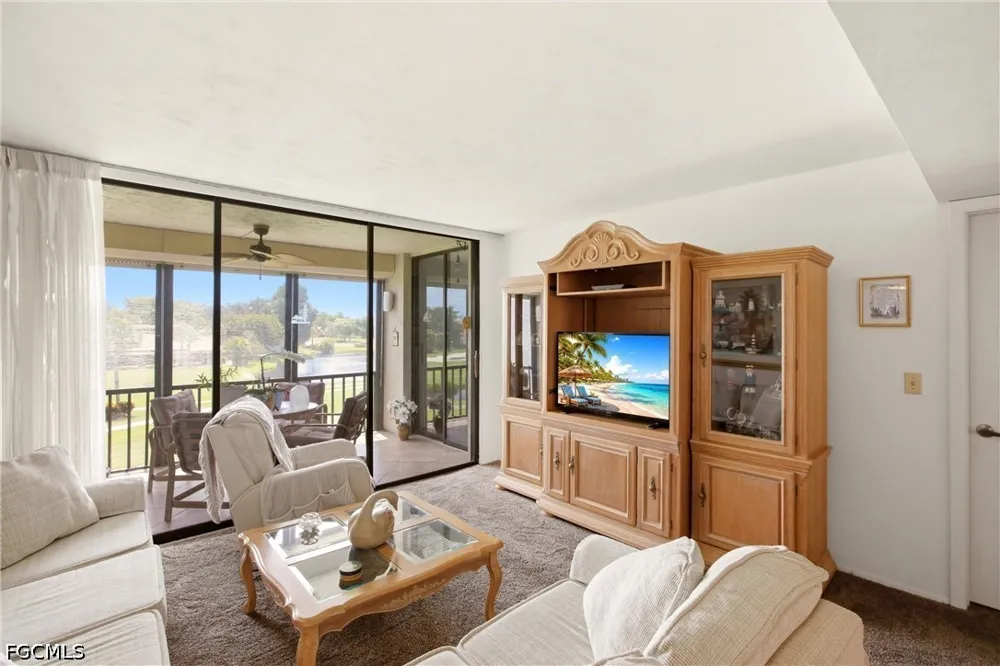 Trawler Court #303 Fort Myers, FL 33919