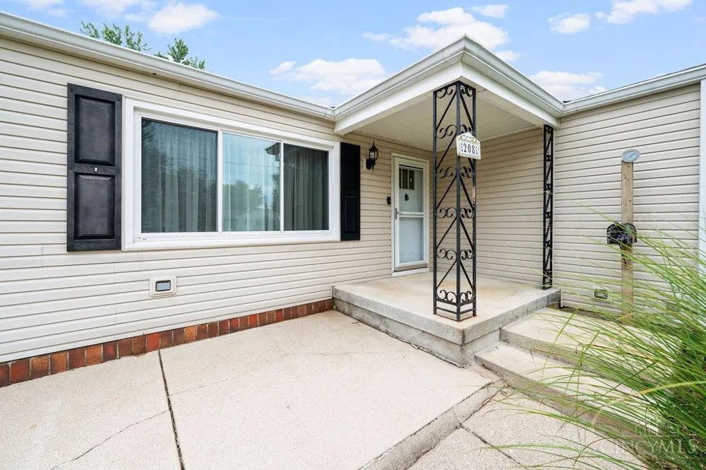 208 Brelsford Avenue Trenton, OH 45067