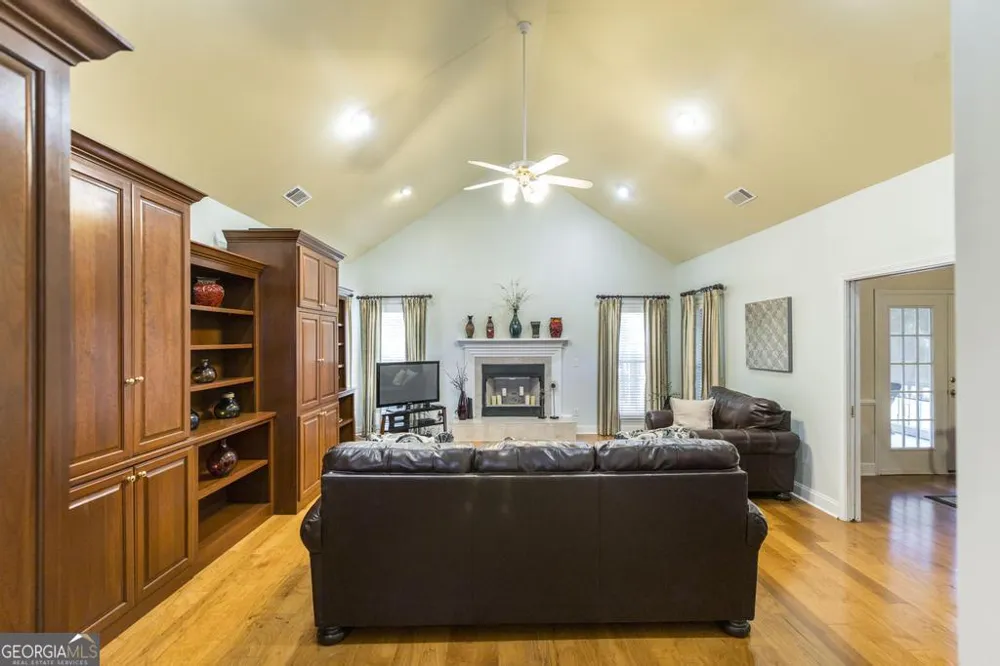 201 Foxridge DR Dublin, GA 31021