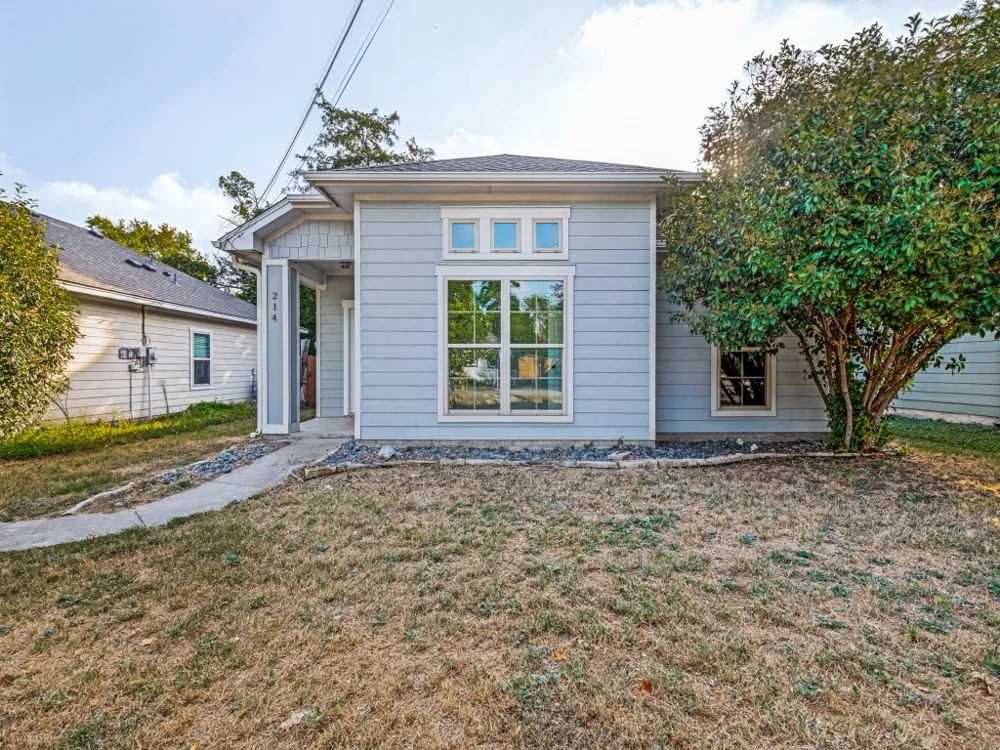 214 Lewis Street Waxahachie, TX 75165