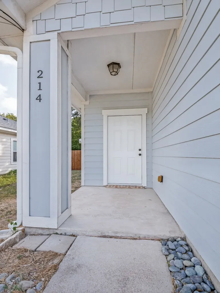 214 Lewis Street Waxahachie, TX 75165