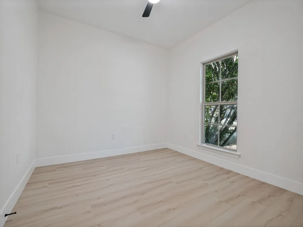 214 Lewis Street Waxahachie, TX 75165