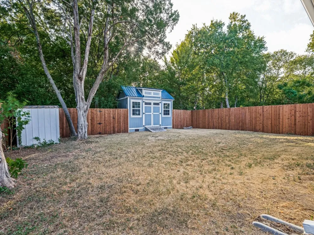 214 Lewis Street Waxahachie, TX 75165