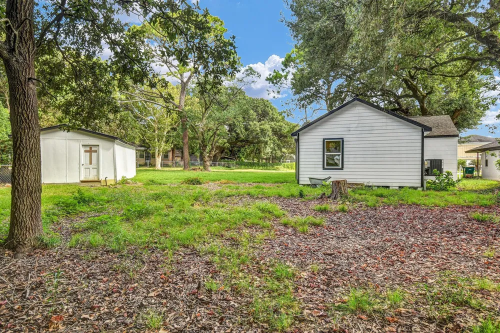 1332 Montgomery Street La Marque, TX 77568