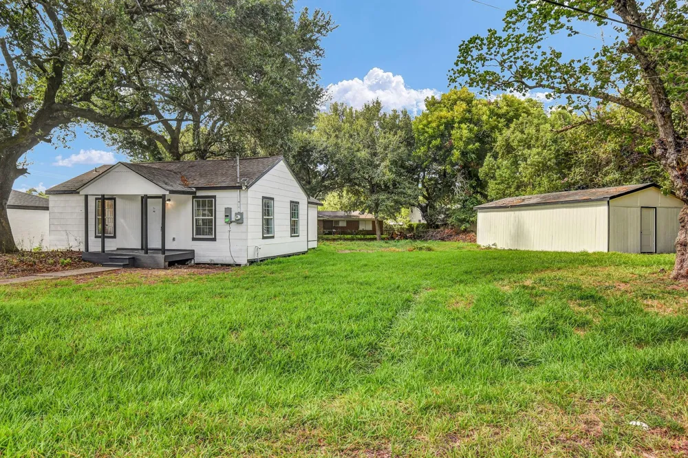 1332 Montgomery Street La Marque, TX 77568