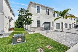 293 SW SALLY WAY Stuart, FL 34997