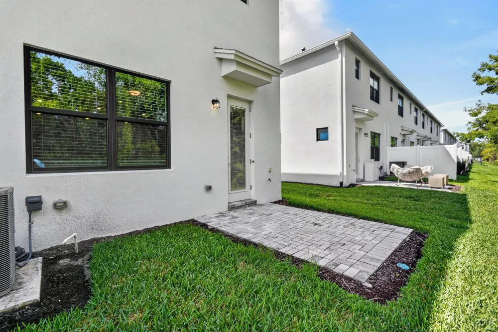 293 SW SALLY WAY Stuart, FL 34997