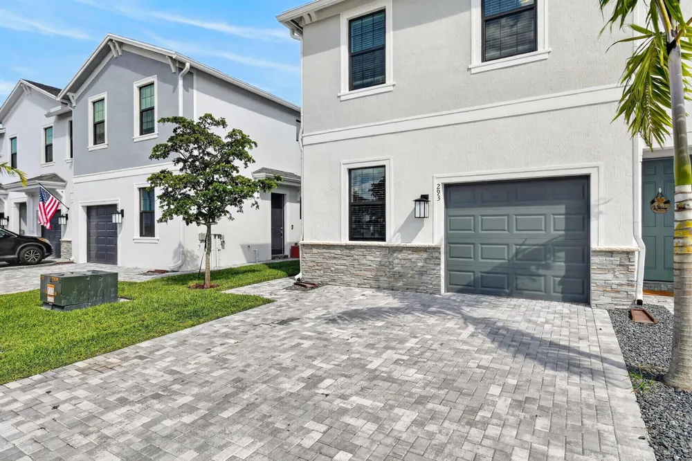 293 SW SALLY WAY Stuart, FL 34997