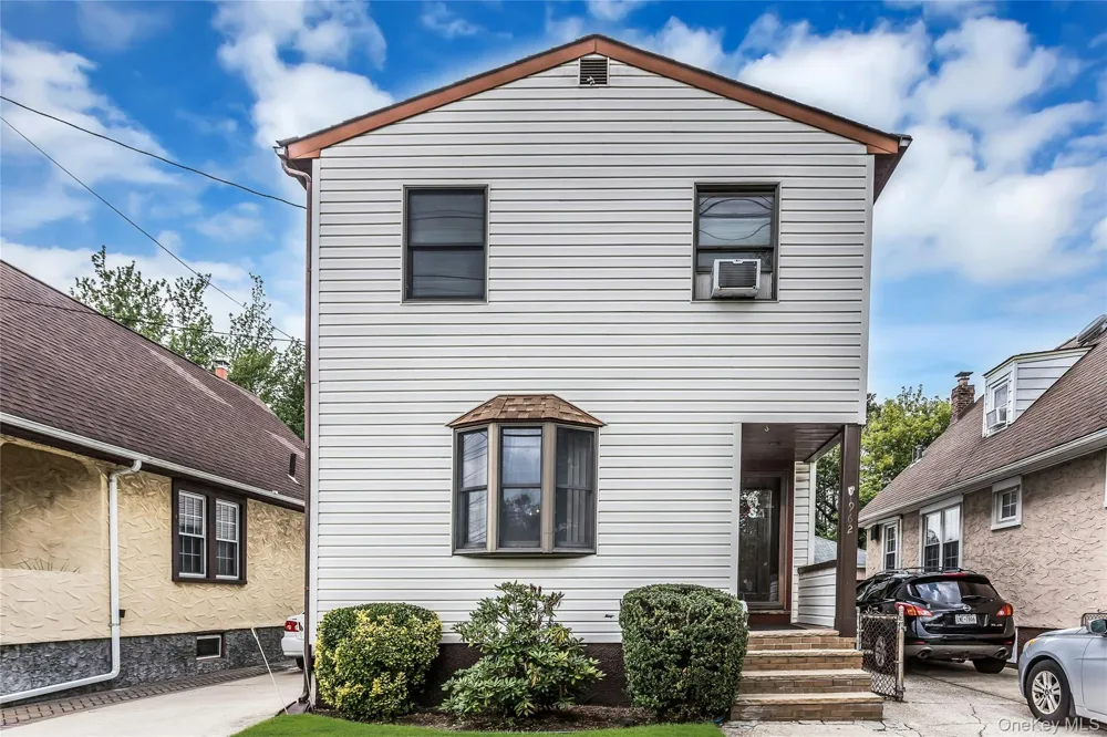 962 Gabriel Avenue Franklin Square, NY 11010