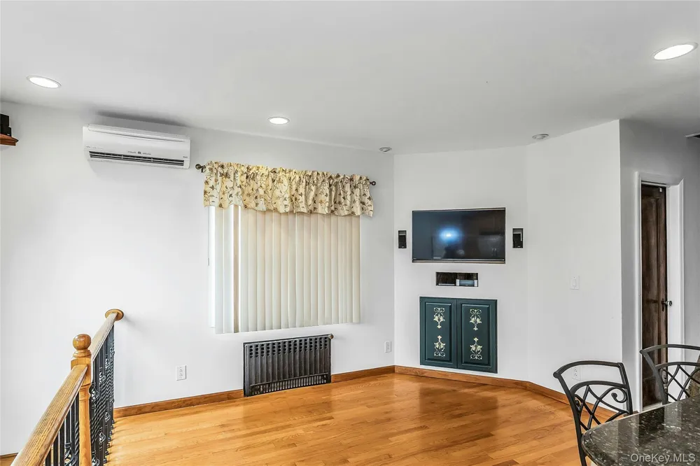 962 Gabriel Avenue Franklin Square, NY 11010