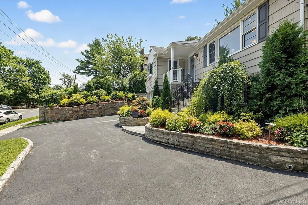 38 Harney Road Scarsdale, NY 10583
