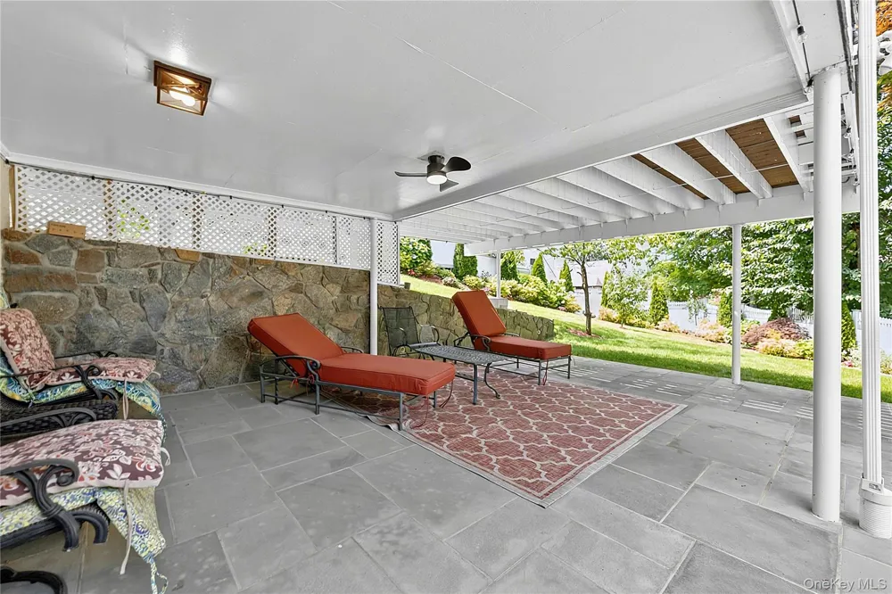 38 Harney Road Scarsdale, NY 10583