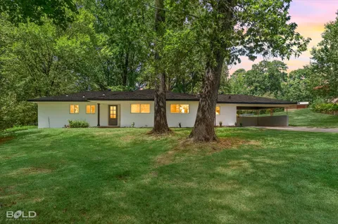 18 Lake Forest Hills